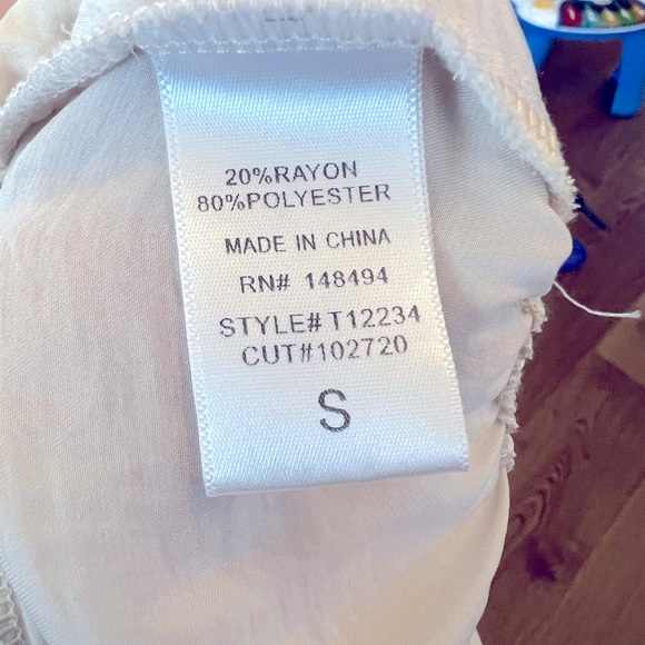 Windsor Sweet & Flirty Ivory Sweetheart Neck Satin Crop Top w Tie Back - Size S - Picture 8 of 8